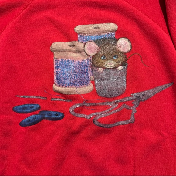 Vintage Hand Painted Mouse Sewing Crewneck Sweatshirt Red Size Large - Picture 2 of 4